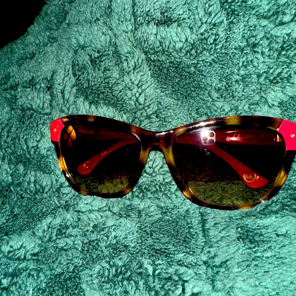 🎉🎉EUC Michael Kors zoey sunglasses red/tortoiseshell